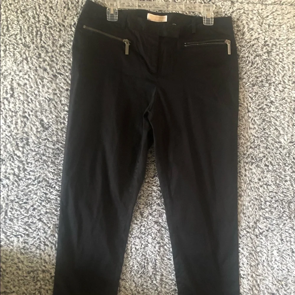 Beautiful Women’s MK Black Crops Size 8 in Excellent Used Condition